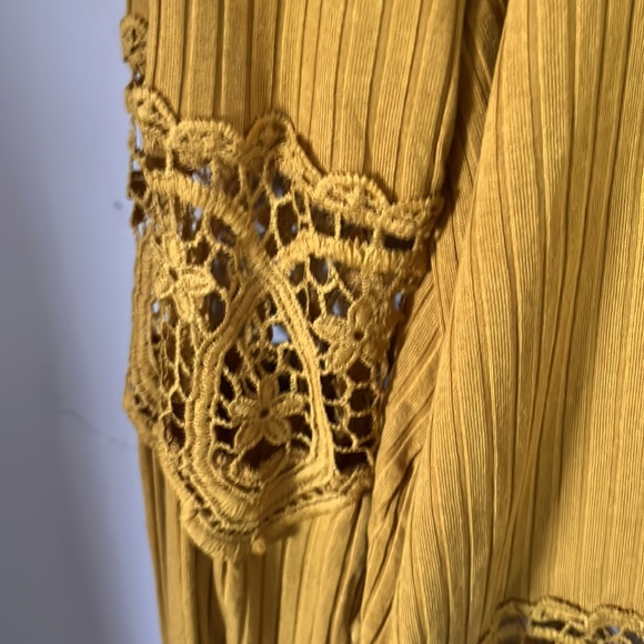 Abbepine Lace Top -Medium Marigold - Picture 6 of 8